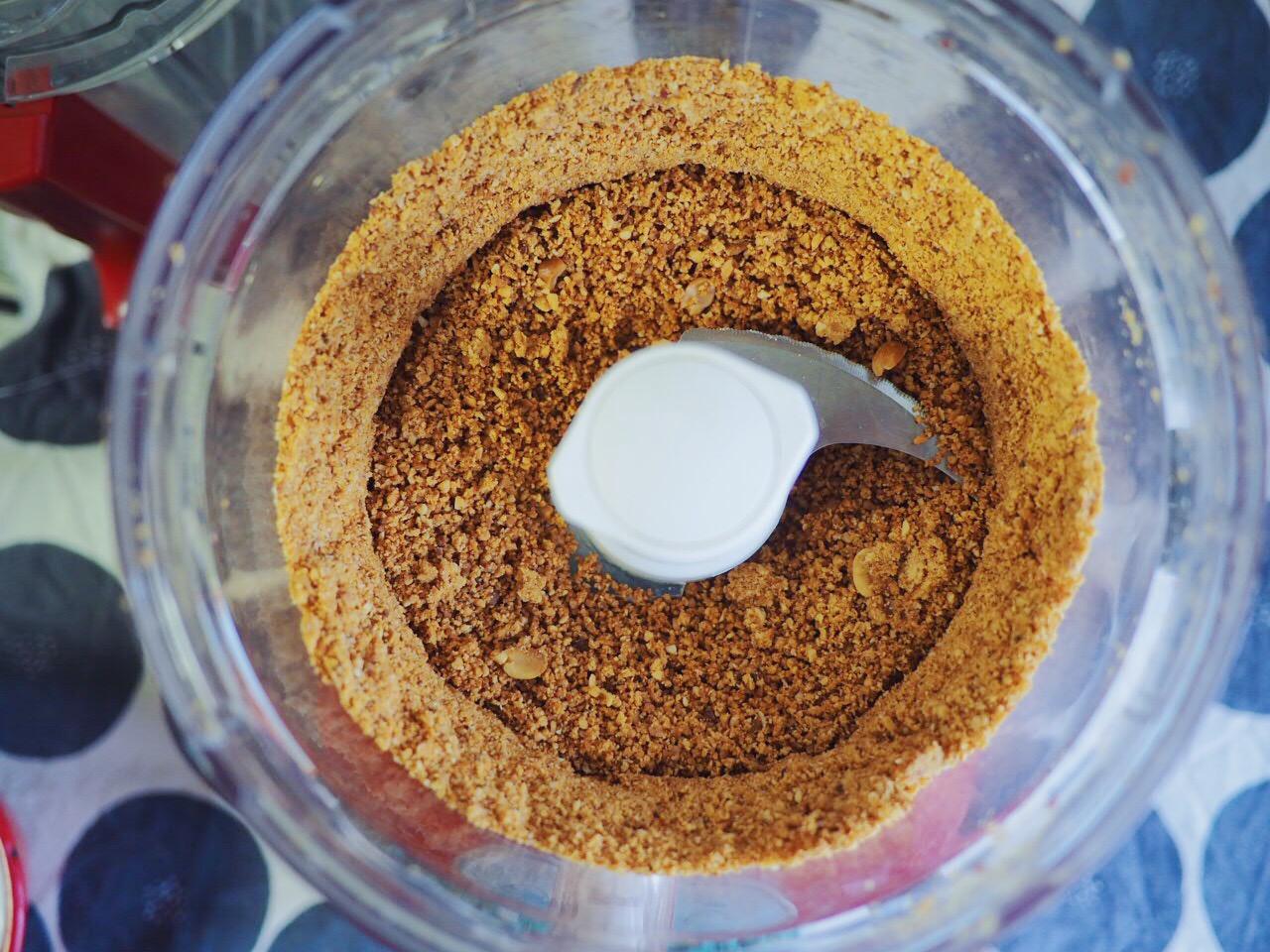 想吃花生酱不用买，5块钱自制一大瓶，纯正无添加，还能做曲奇