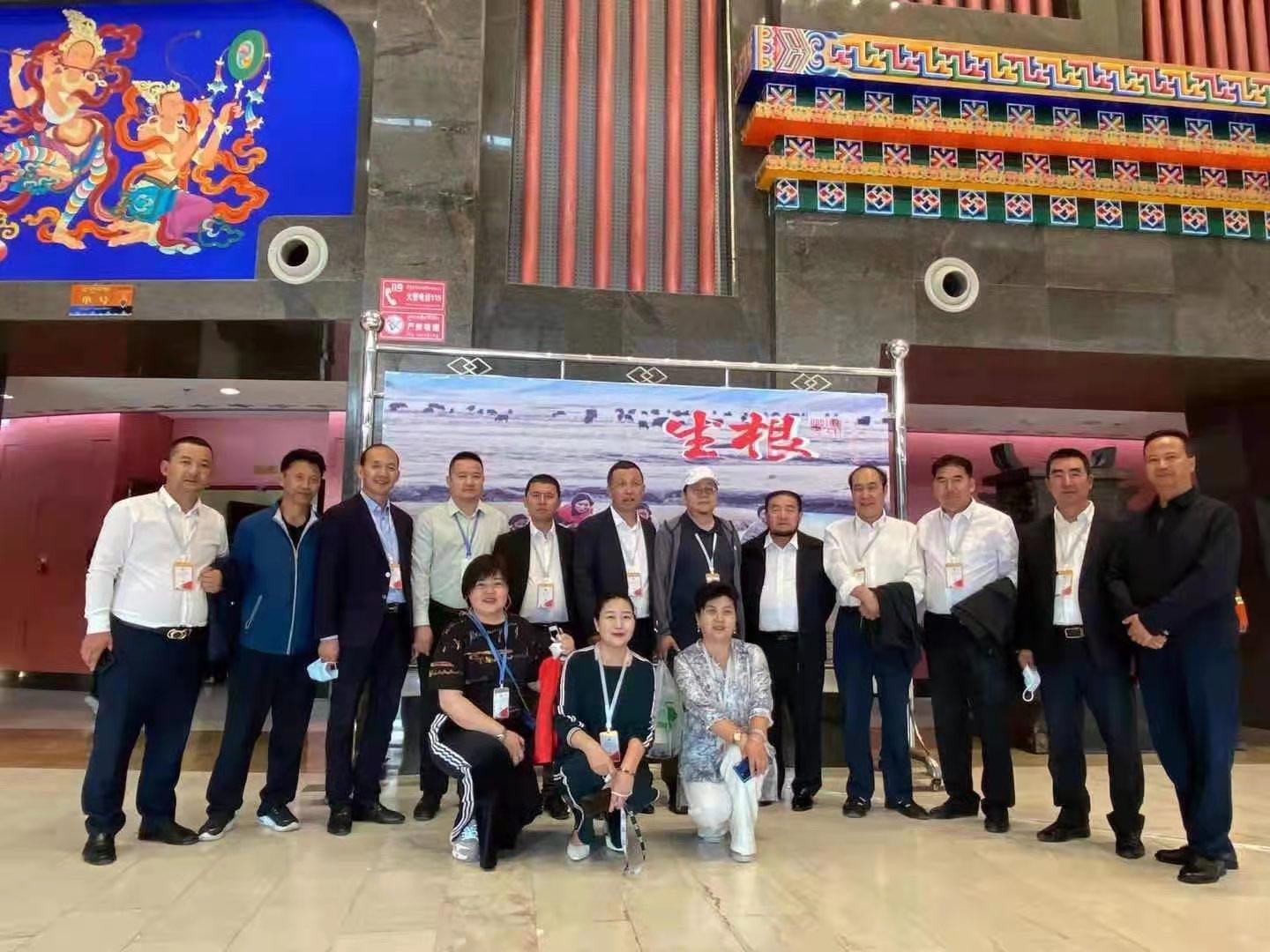 参加首映式的还有,原甘南州政协副主席丁目迪,甘南州四大班子副地级