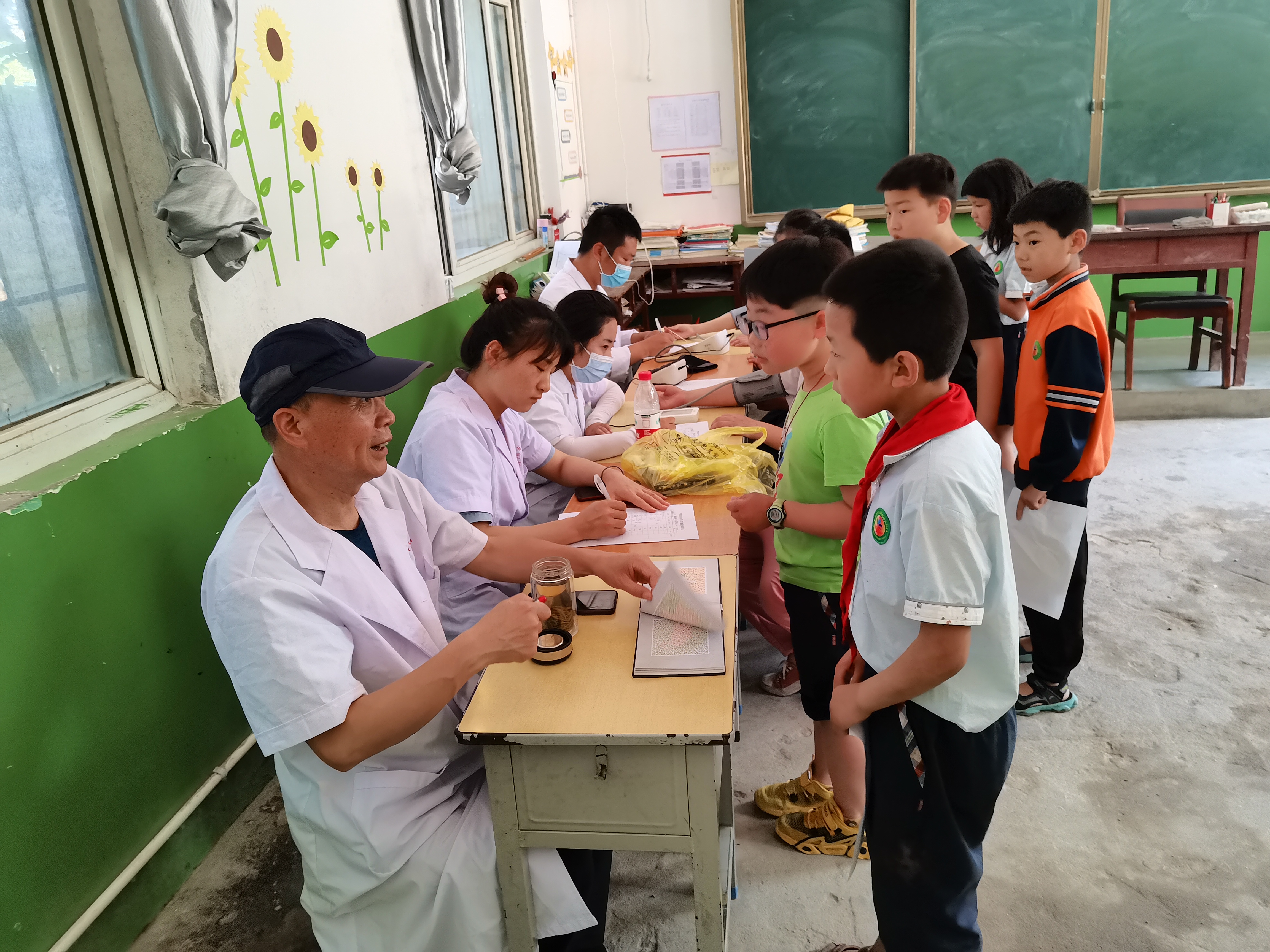 华阴：共同呵护乡村孩子的未来之光