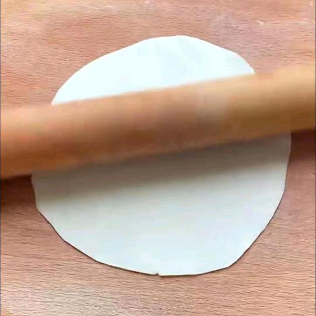 天热我就爱吃这种包子，简单省力，一煎就可以，一周吃六次都不腻