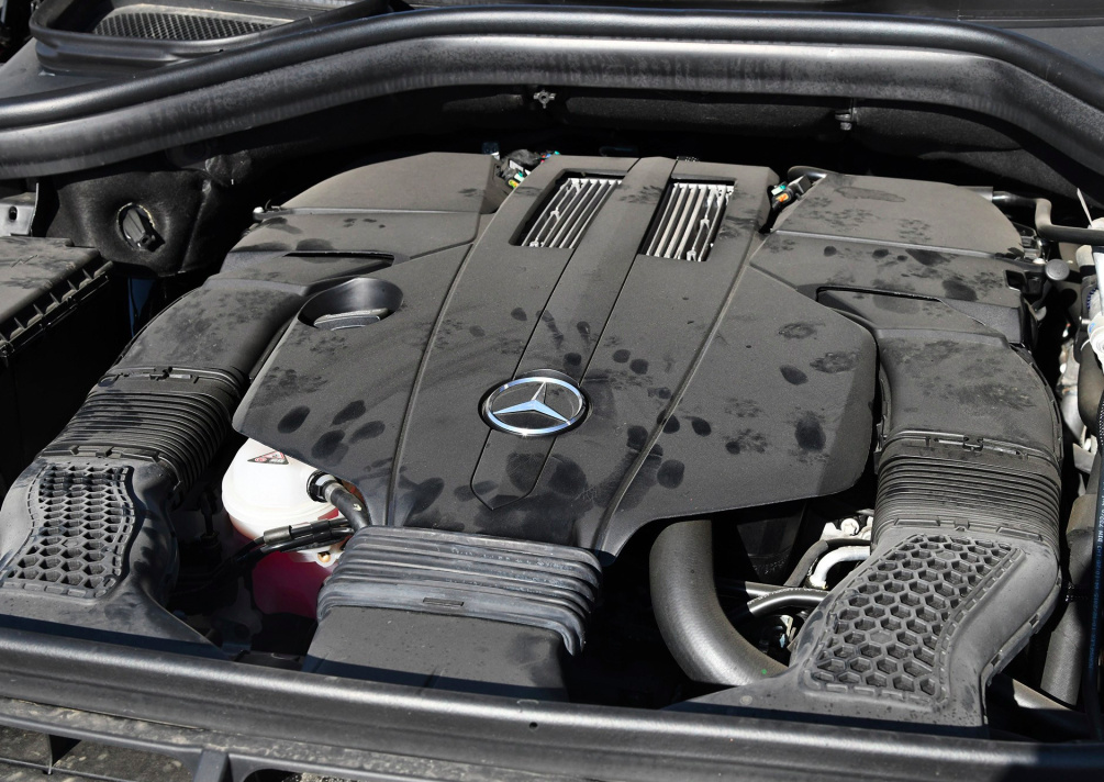 国产降价冠军！打五折都没人买？奔驰旗舰SUV换