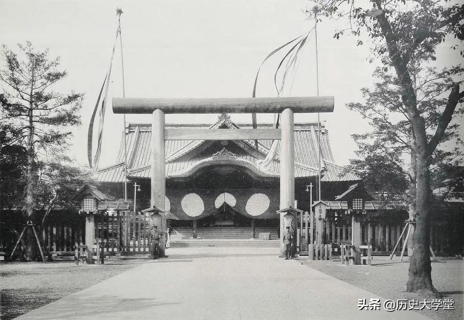日本战败投降后，麦克阿瑟为何放弃烧毁日本的靖国神社