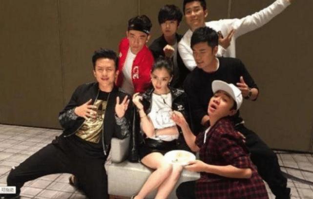 baby被《跑男》冷落后，又参加新综艺，看到海报之后：团宠