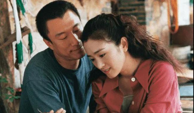 未婚先孕，离婚，流产，出轨，这个女人不平凡的一生