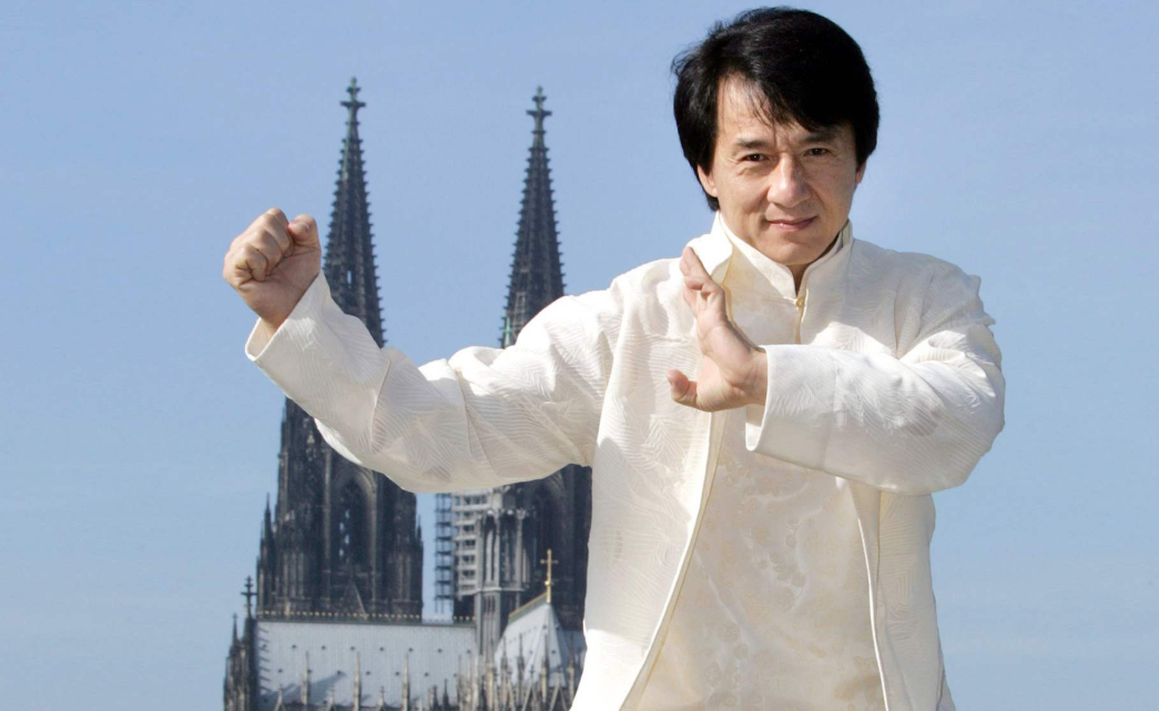 专业武师曝3大功夫巨星真实水平：成龙动作花巧，李小龙身手最好