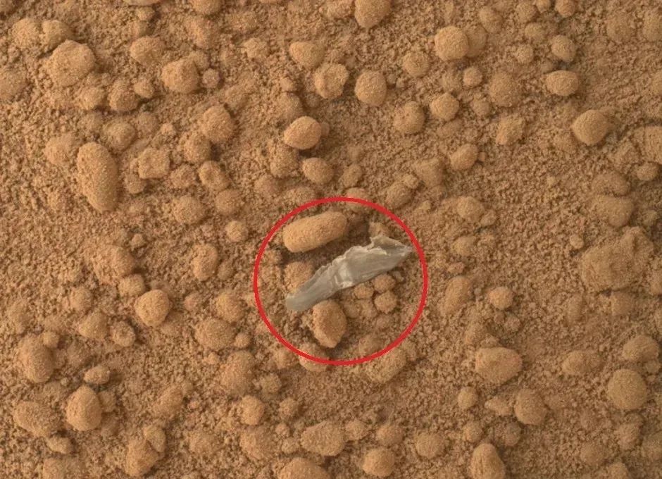 這麽多年過去了，火星上多輛火星車拍到了什麽？類似包裝膜的異物