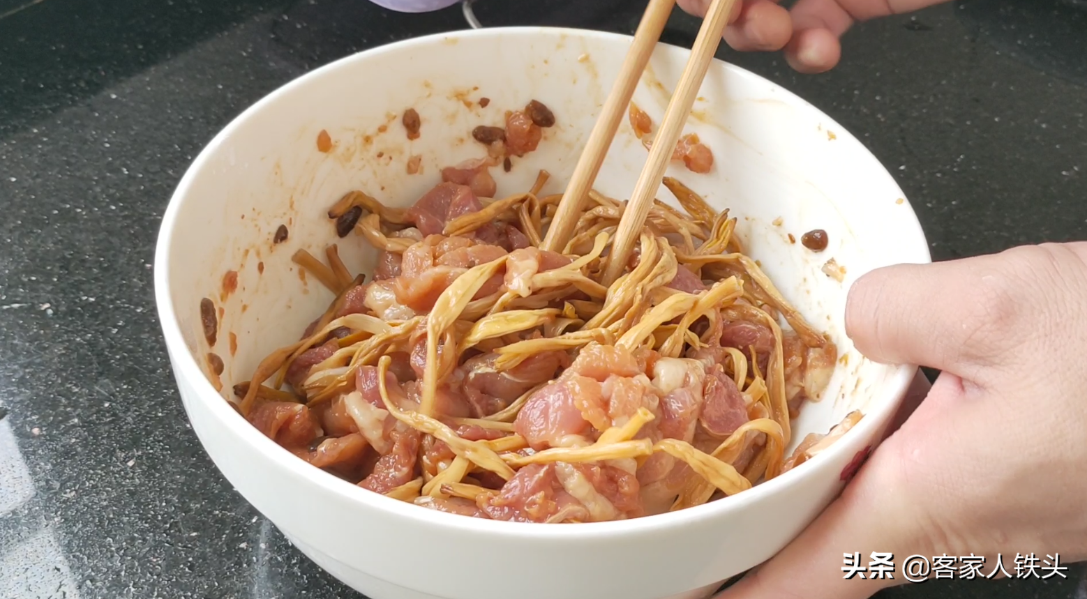 3塊豆腐1塊肉，天冷教你過癮吃法，簡單好吃，一開鍋蓋口水流了