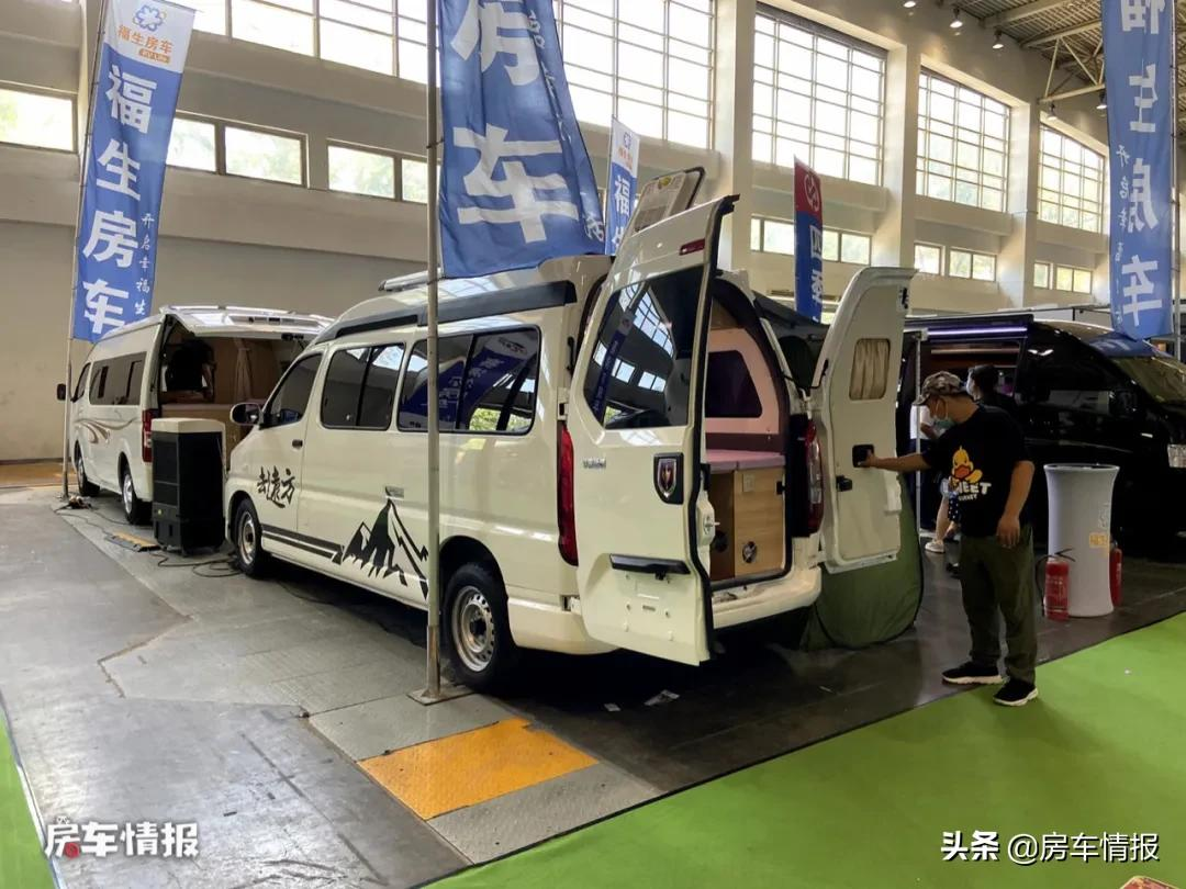 两款10万出头的热门房车,金杯海狮王挑战大通