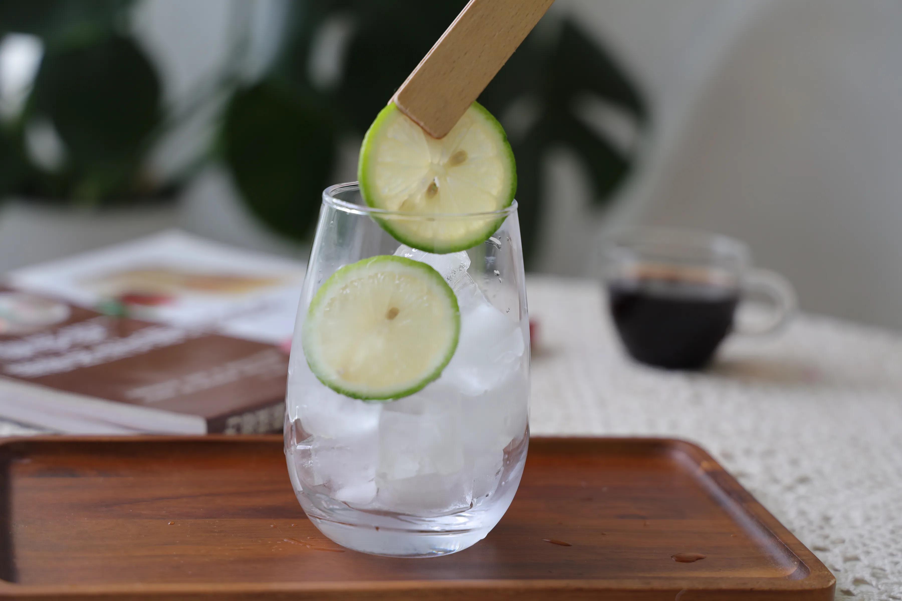 在家自制一杯冰美式有多简单？学会再也不用去咖啡馆了，无敌简单