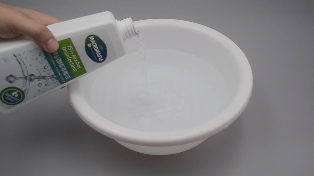 无论多脏的凉席都不要用水冲，教你正确的方法，洗完干净又凉爽