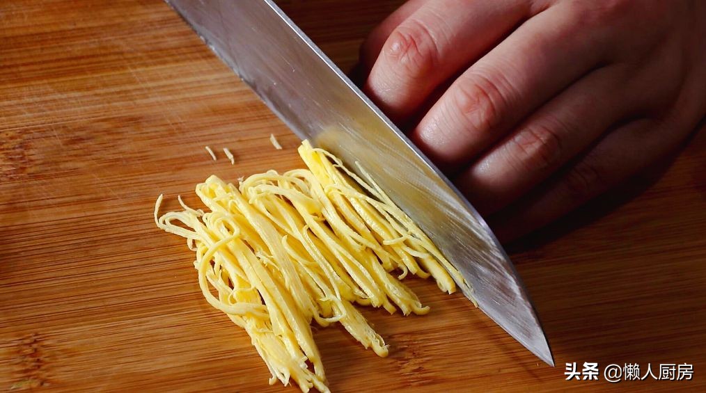 家常豆腐汤怎么做？教你肉末豆腐汤的做法，加了西红柿带酸味