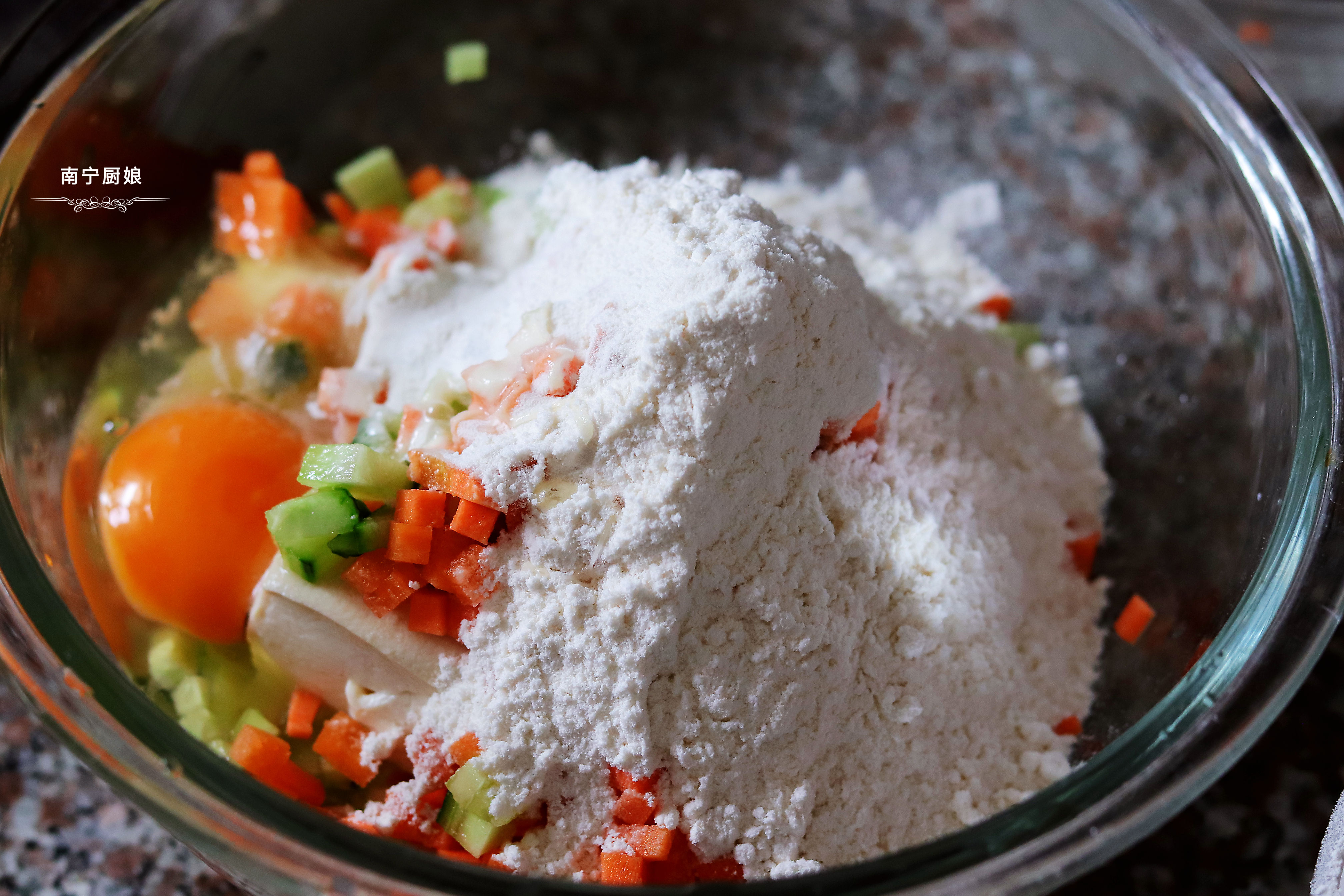 鸡蛋搭配豆腐，只需10分钟，就能做出一道营养丰富又美味的早餐