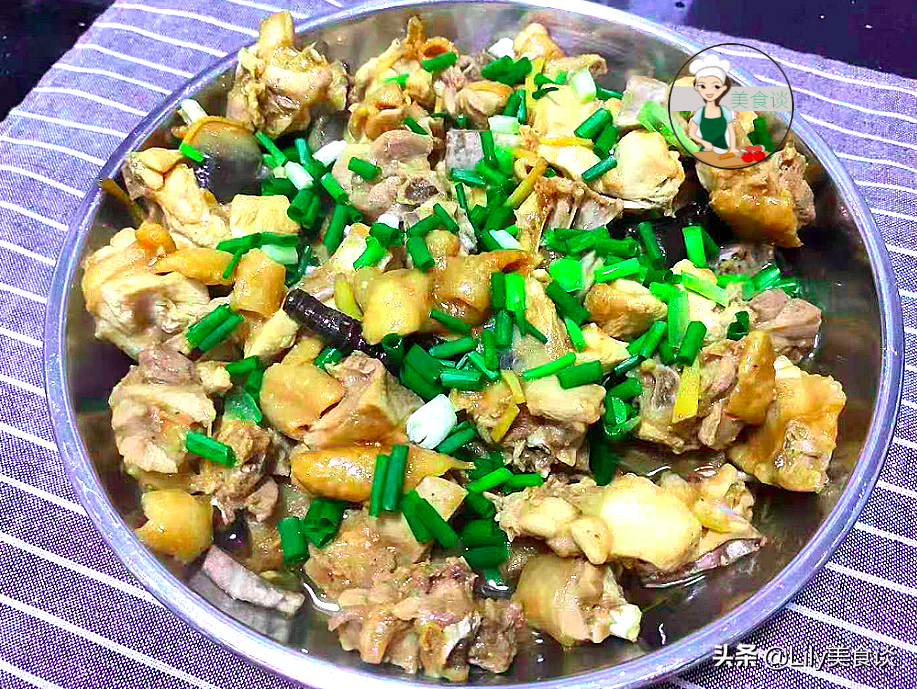 秋补这蒸菜要多吃，蒸一蒸就好，实在是太鲜美啦，营养滋补还上火