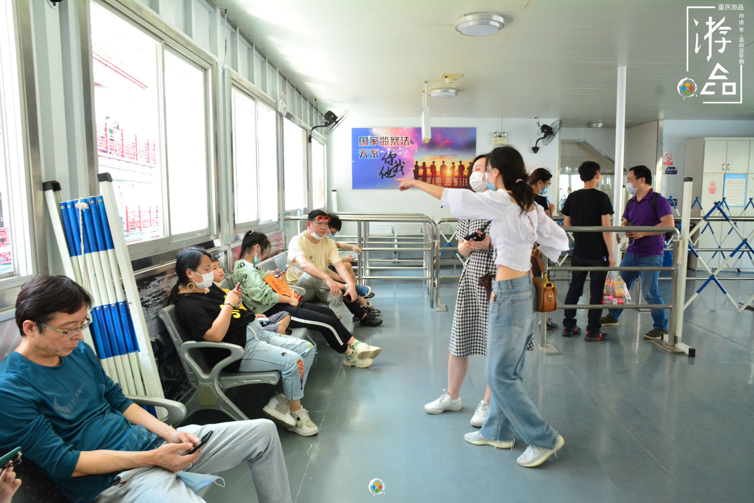 低配版重庆两江游，5元一客的水上巴士，从朝天门到弹子石