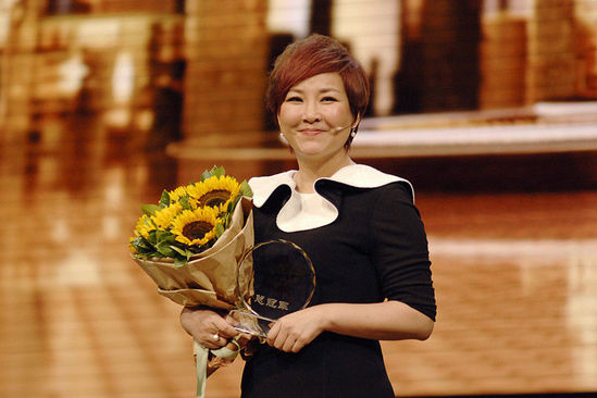 前央视主持人，负债200万后创办乐蜂网，今亿万