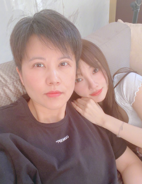 李小璐深夜约会小鲜肉？本尊澄清：是好朋友的