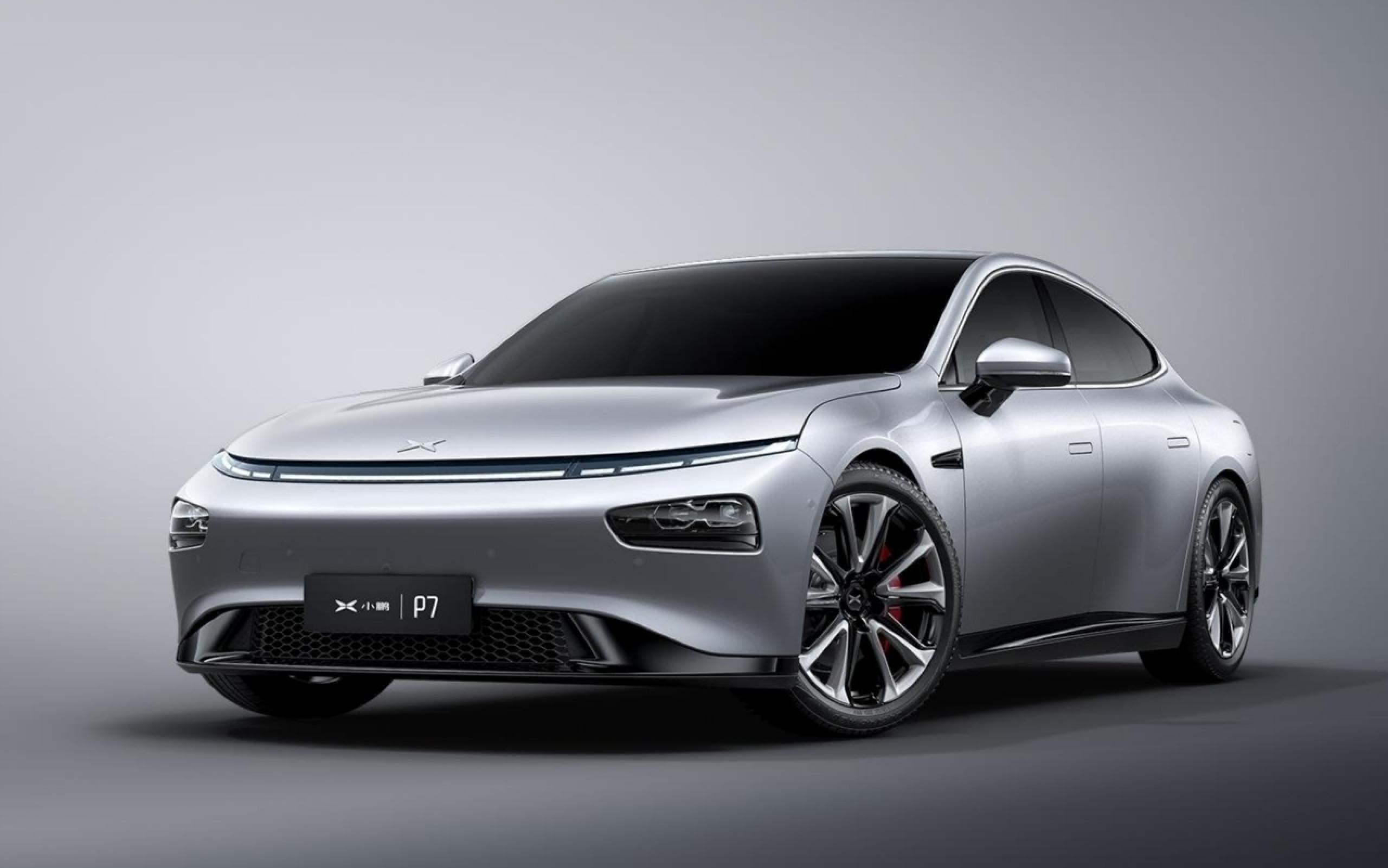 品牌向上VS品牌向下，小鹏汽车与蔚来的差距有多大？