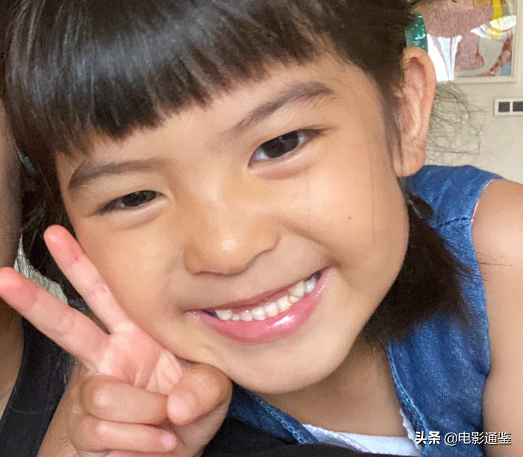 修杰楷三个宝贝又出镜，修思羽越发古灵精怪，5岁咘咘成焦点