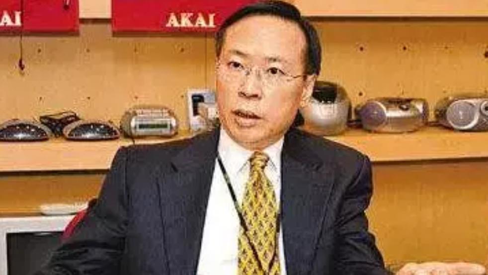從「冠軍港姐」到「單親媽媽」,曹央雲的故事好荒唐 - 資訊咖