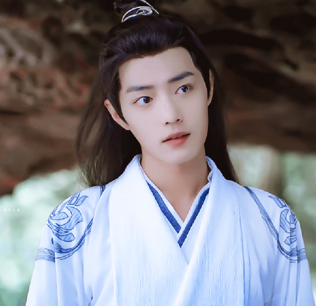 Xiao Zhan " jade bone Yao " decide makeup road to reflect exposure fully, gas of celestial being of a suit white garment waves, too handsome
