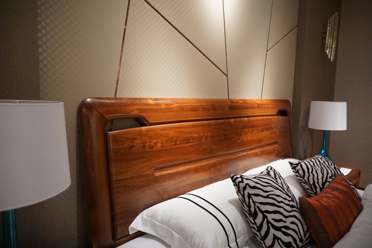 They are all black walnut furniture, why are some so expensive? iNEWS