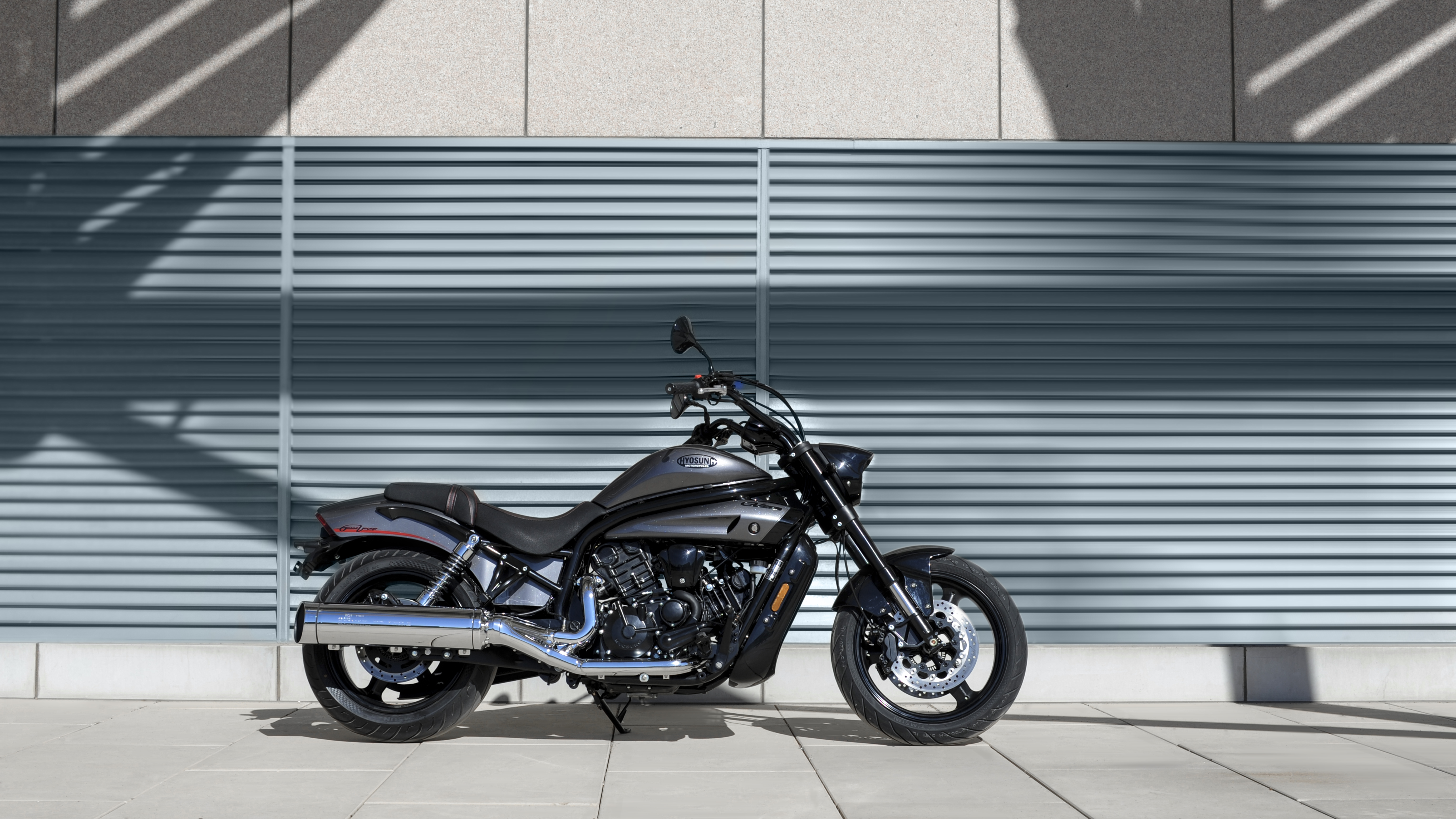 不考虑差价川崎小火神gv650香帅700怎么选