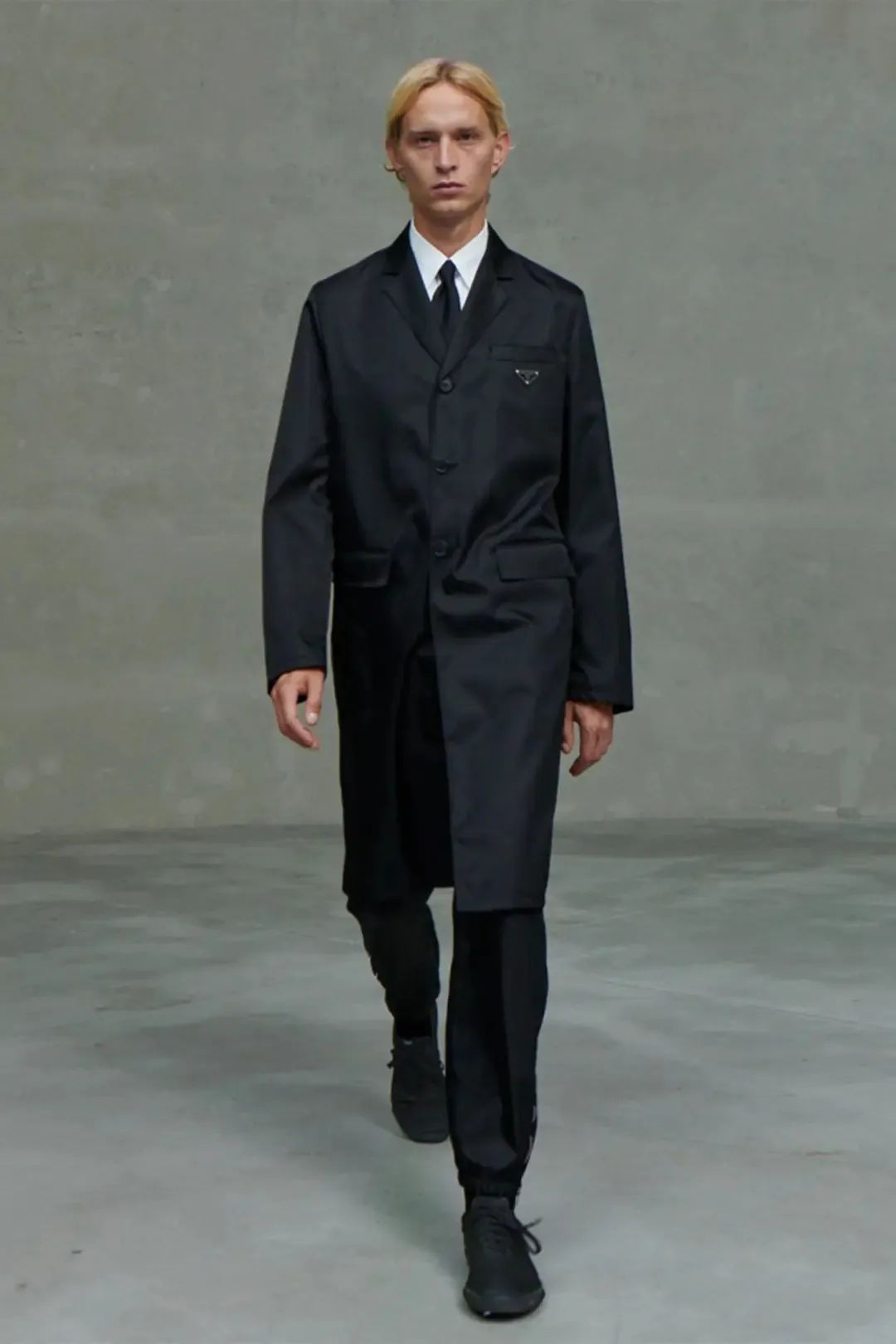 Prada 2021春夏多重视角未演之秀