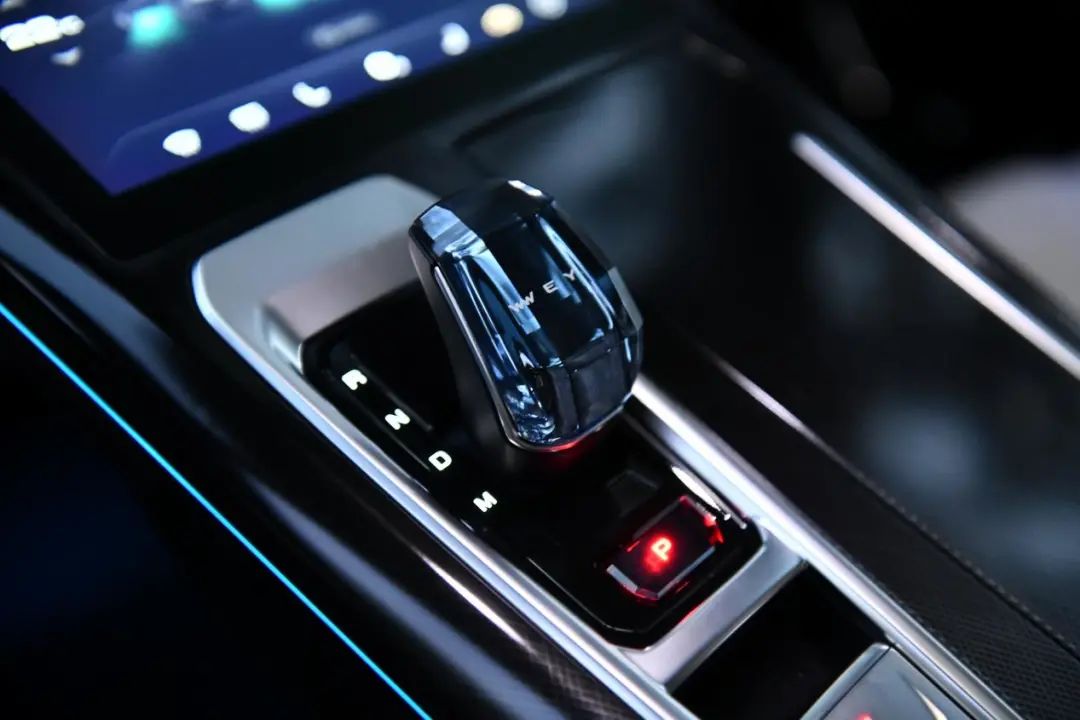 首搭9DCT变速箱，L3级智驾加持！试驾WEY旗舰SUV摩卡