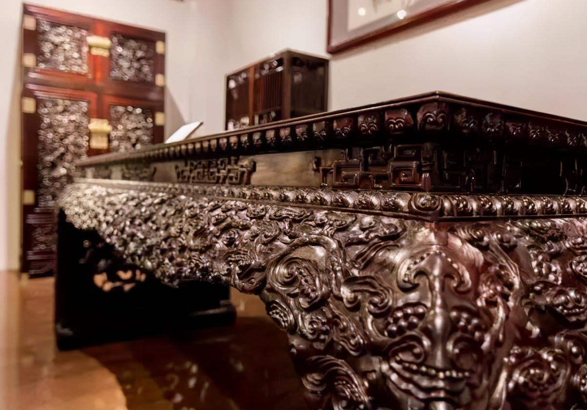 陈丽华：身价超530亿，拥有北京内环一条街