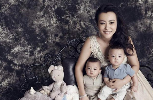 闪婚又闪离的郝蕾，35岁嫁刘烨生双胞胎撞脸新男友，是巧合？