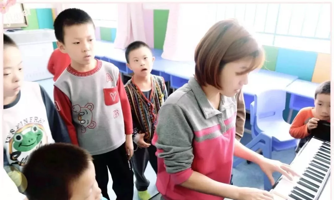 3岁车祸截肢，又遭父母遗弃，31岁的她靠直播逆