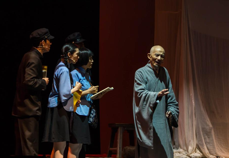 游本昌：演30年配角，52岁凭“济公”成名，如今