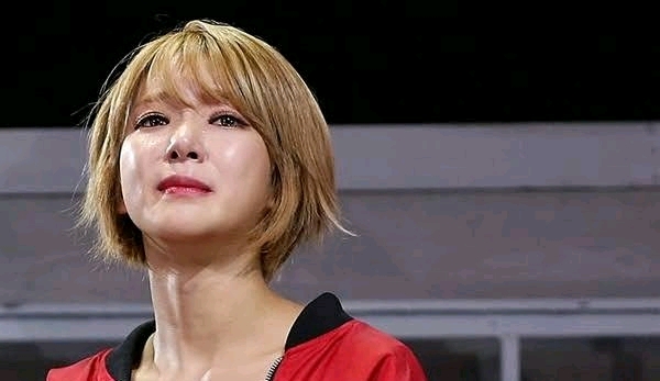 AOA出身草娥：我想逃跑！ 已故崔真實的兒子坦言隱藏在背後的痛苦