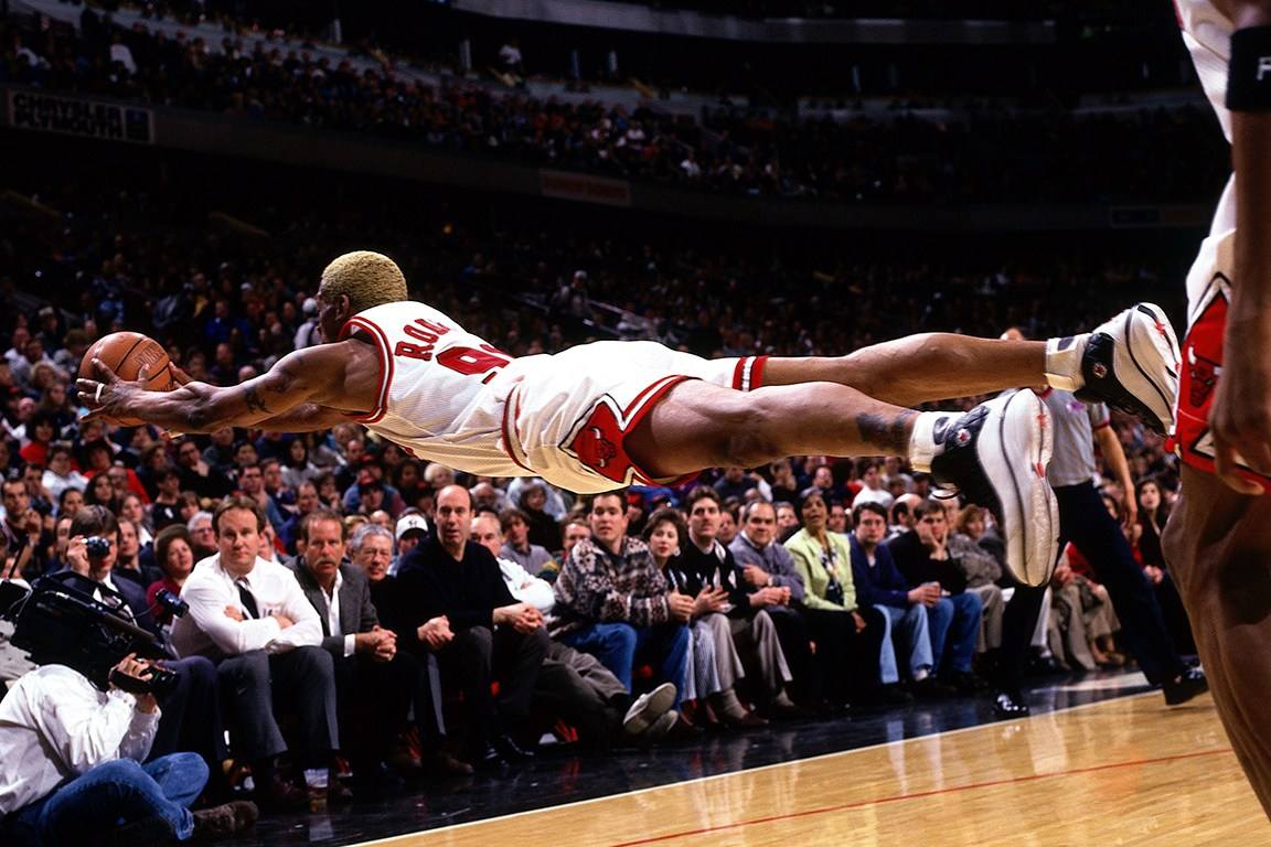 NBA最經典的救球瞬間！Rodman平行救球最帥，歐尼爾詮釋何為「清場」！-黑特籃球-NBA新聞影音圖片分享社區