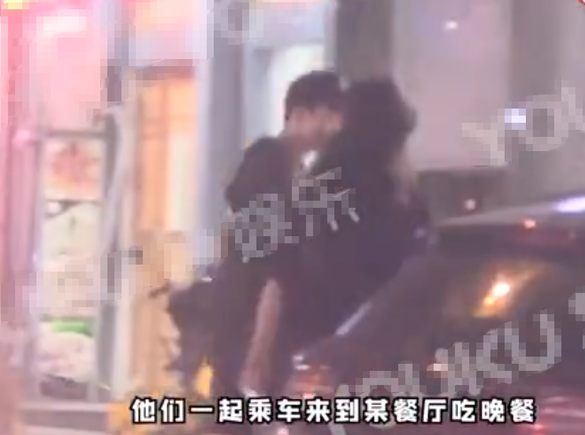 22岁王楚然疑恋情曝光！与大3岁男演员因戏生情，街头牵手被偷拍