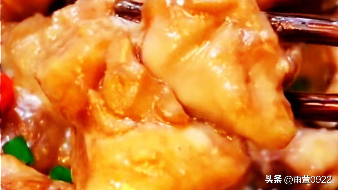Lazy version of steamed chicken with mushrooms: the chicken is tender and juicy, the mushrooms are fragrant and refreshing, and the soup is rich and delicious.