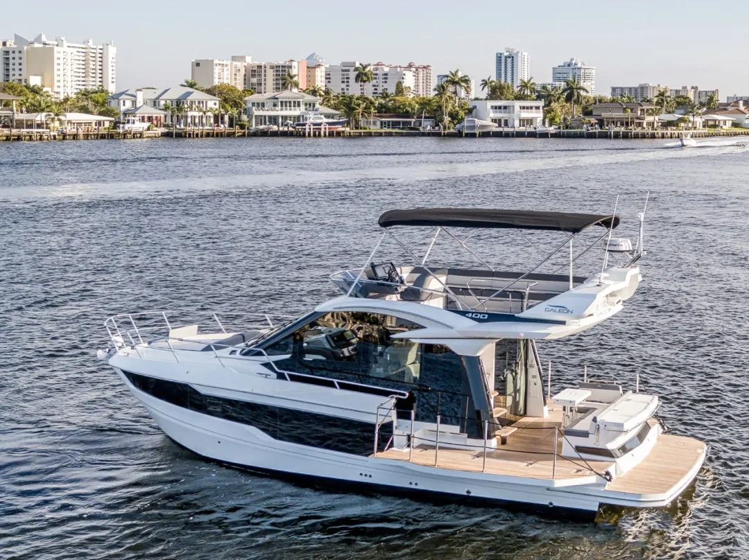 卡帝尔「Galeon 400 Fly」飞桥游艇,家庭巡航不可错过的选择
