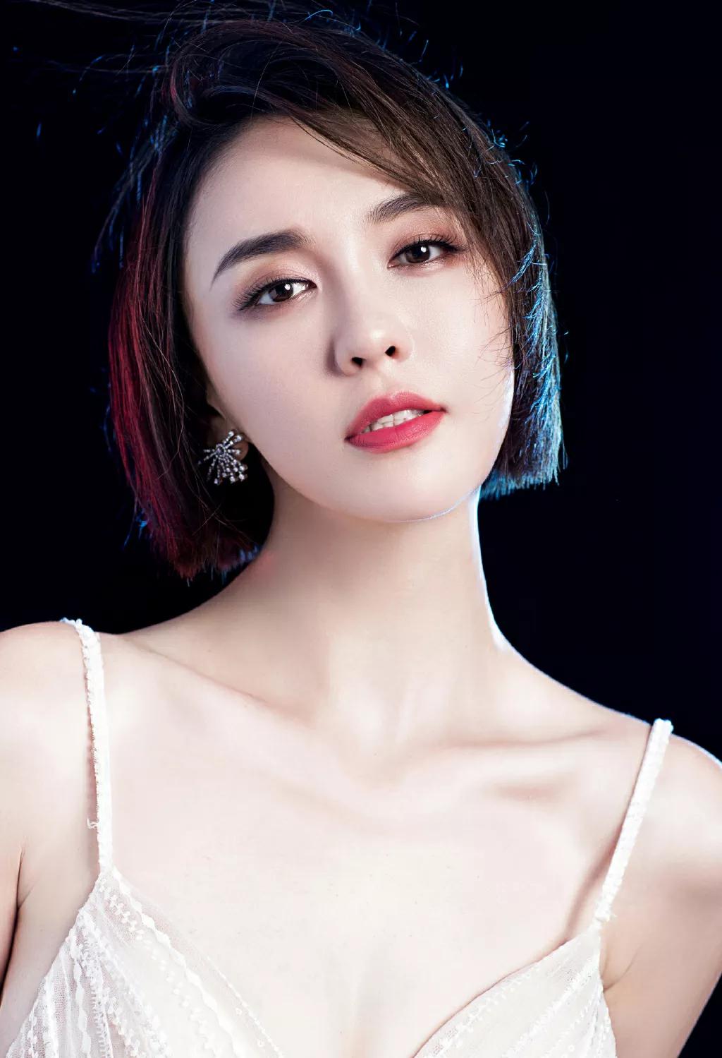 Mainland actress Jiarong Lu - iNEWS