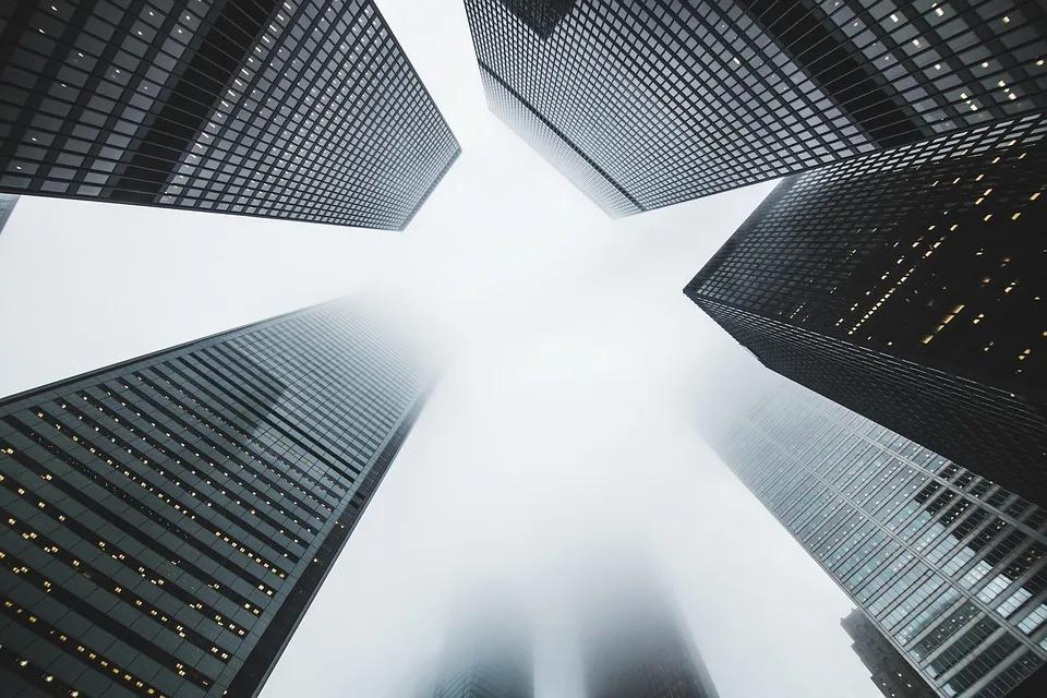 这次两会,对房地产讲出“重大风险提示”