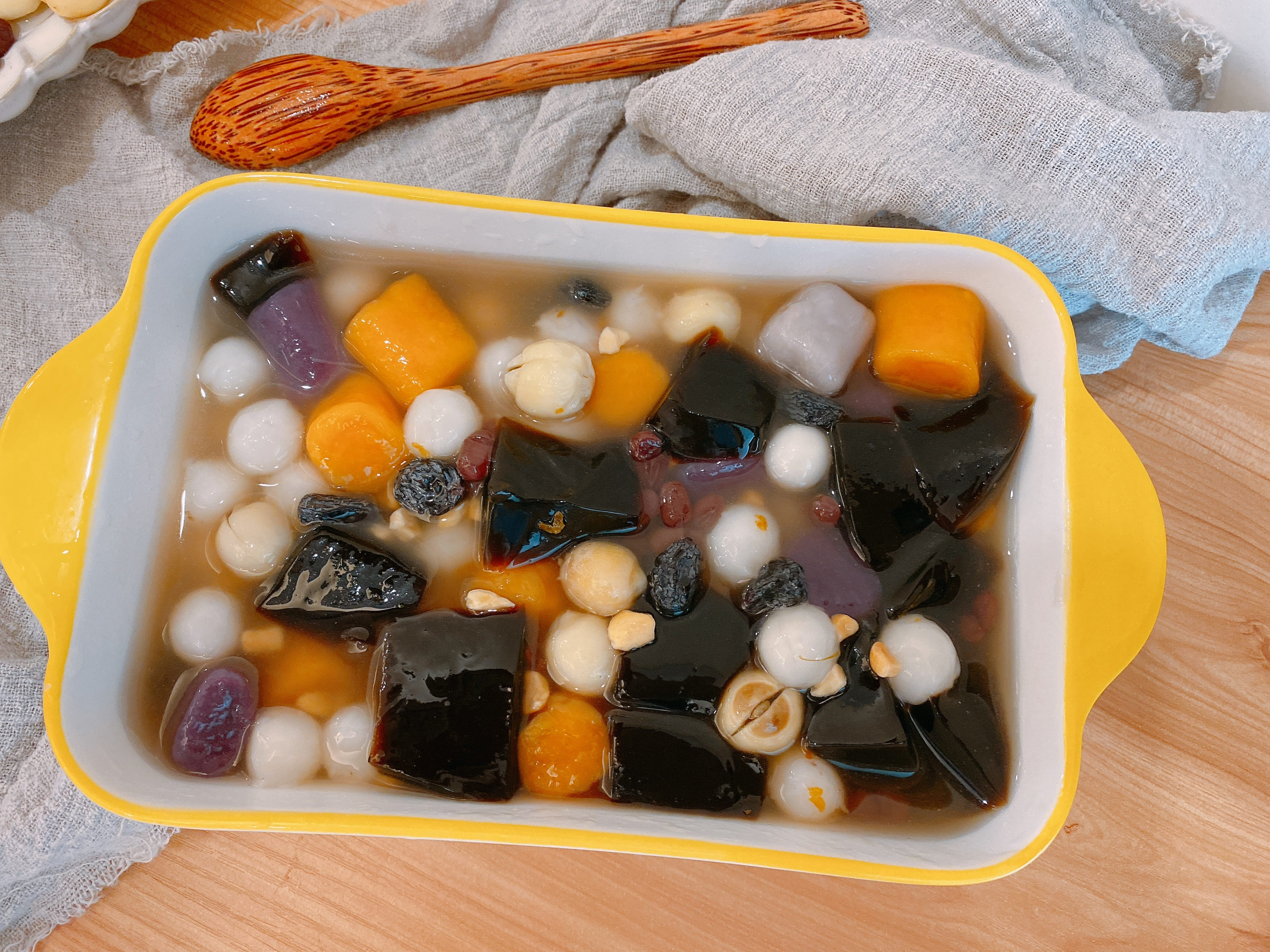 天气热试试冷饮拼盘，用料足清凉降火，比烧仙草还好吃，解暑神器