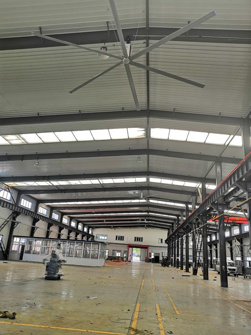 工廠里的高溫悶熱該怎么辦？大型工廠有什么通風(fēng)降溫方法？