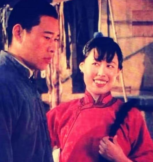 70岁斯琴高娃：曾遭前夫家暴，3次婚姻2次失败，如今她怎样了？