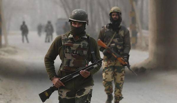 巴铁放弃忍让，连续击落印军战机，印连遭反击