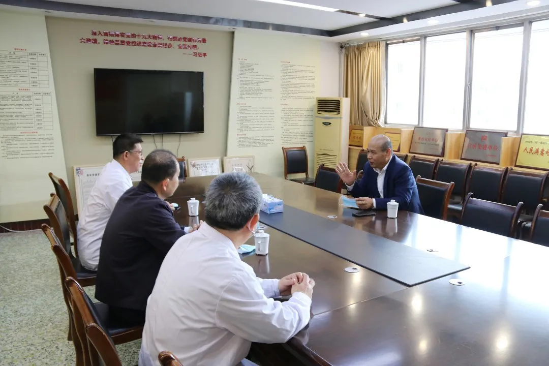 德城區(qū)委副書記、區(qū)長王洪林到德州市肛腸醫(yī)院視察指導工作