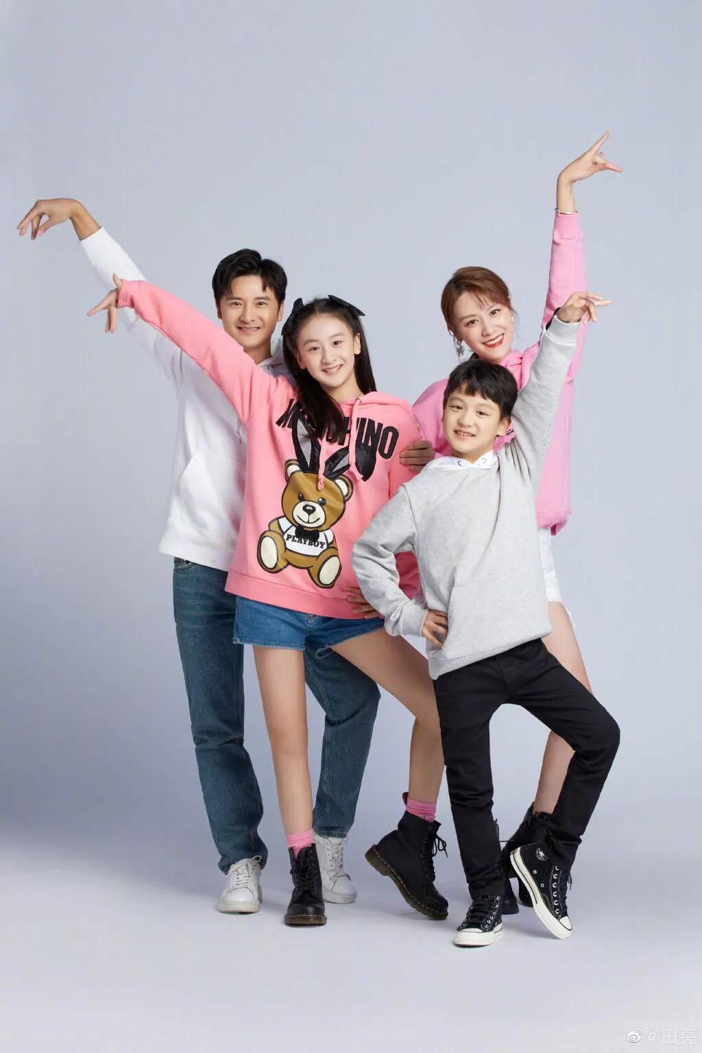 田亮晒42岁庆生照表白老婆，获叶一茜甜蜜送吻，森碟高度赶上妈妈