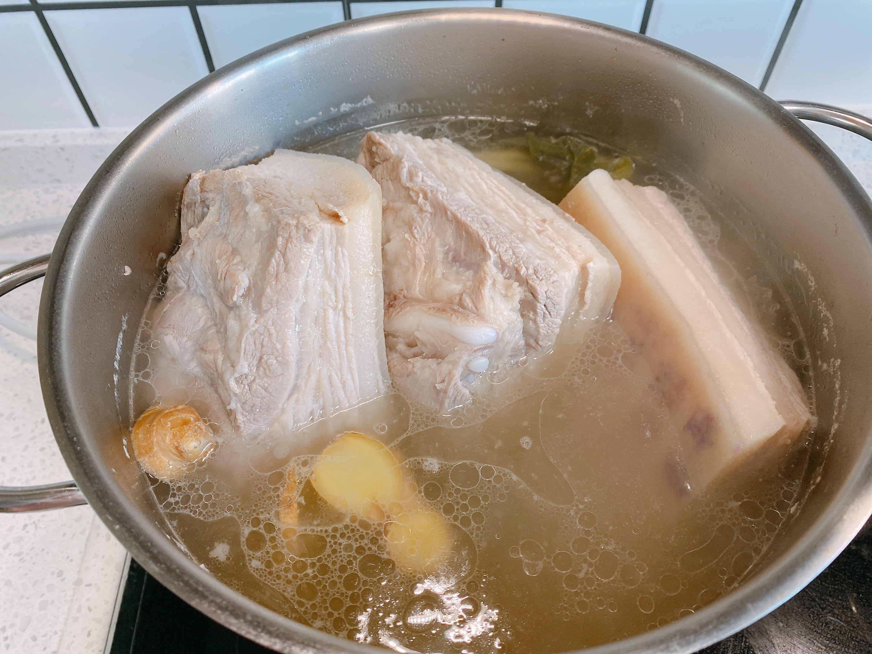 過年炸扣肉總失敗也不起泡，找到5個關鍵點，做出正宗的虎皮扣肉