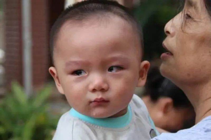 孩子看到某個人大哭是不祥之兆？ 科學解釋來了，家長別迷信