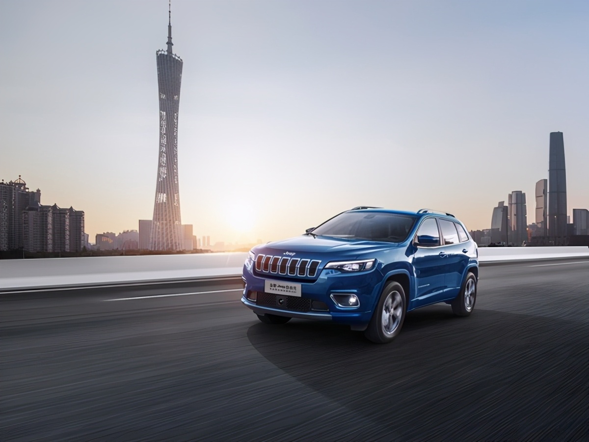 Jeep自由光，一臺最適合初春踏青的車