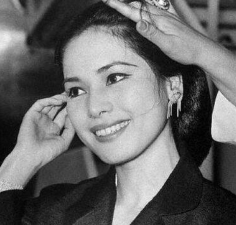 起底张哲瀚事件中的黛薇夫人，“美人皮”下是“蛇蝎”？