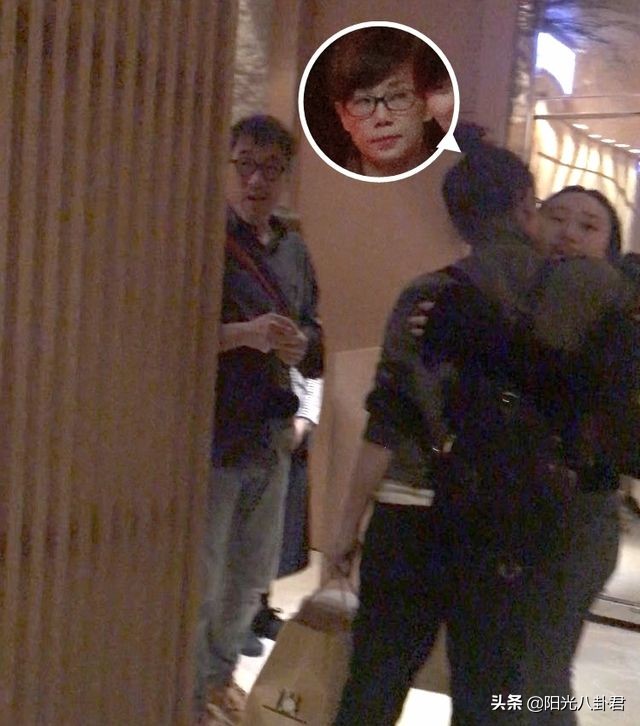 白百何陈羽凡离婚后同框，明星离婚关系大不同